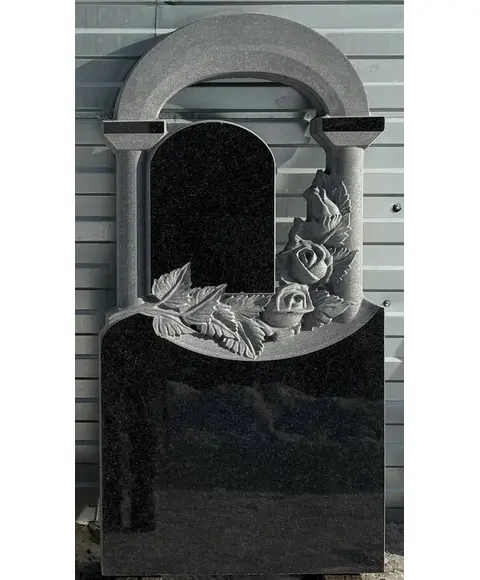 Вертикальный резной памятник из Габбро-Диабаза (черный, тумба и цветник в комплекте)